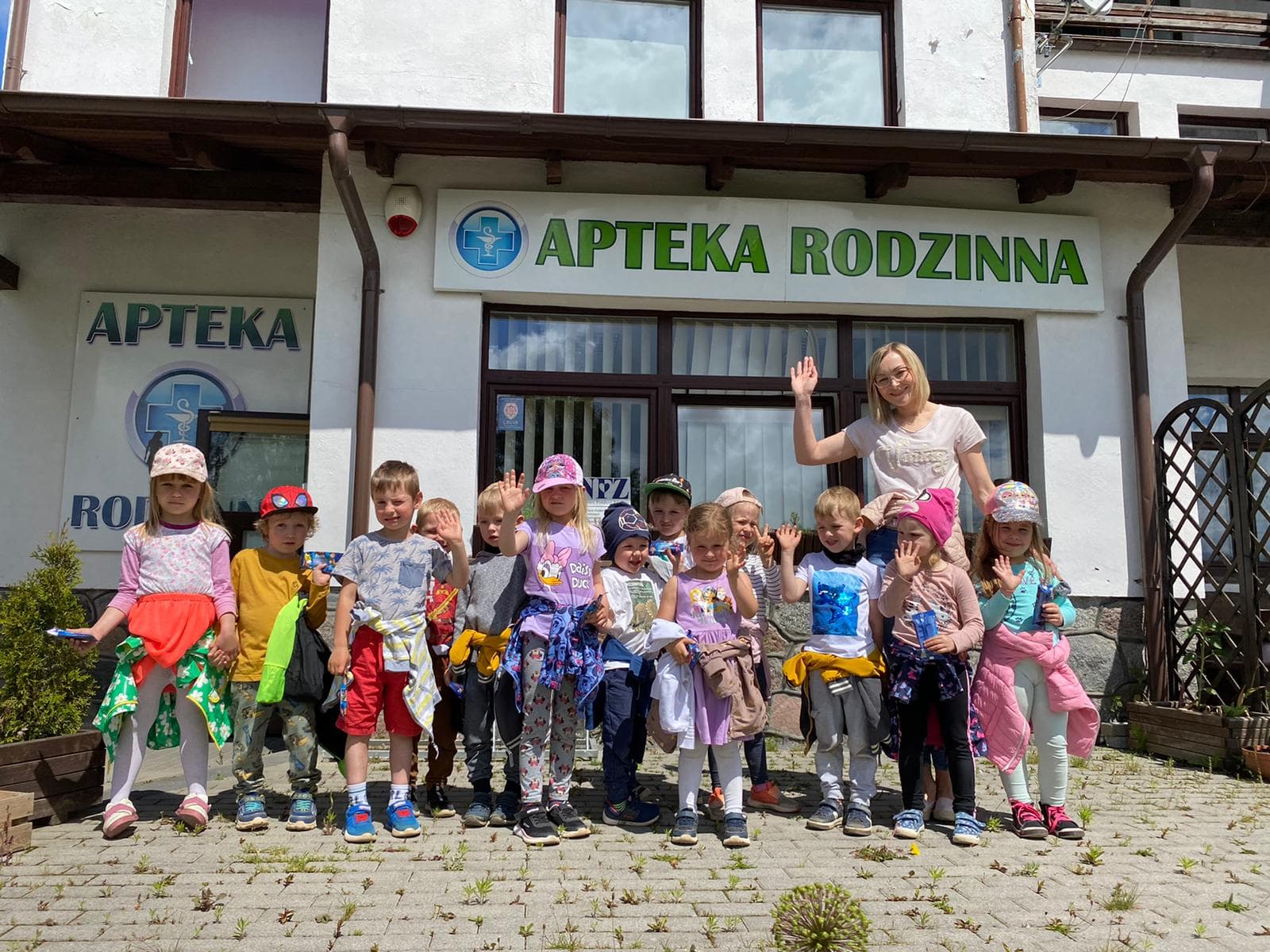 Read more about the article Wizyta Biedronek w Aptece Rodzinnej w Koleczkowie