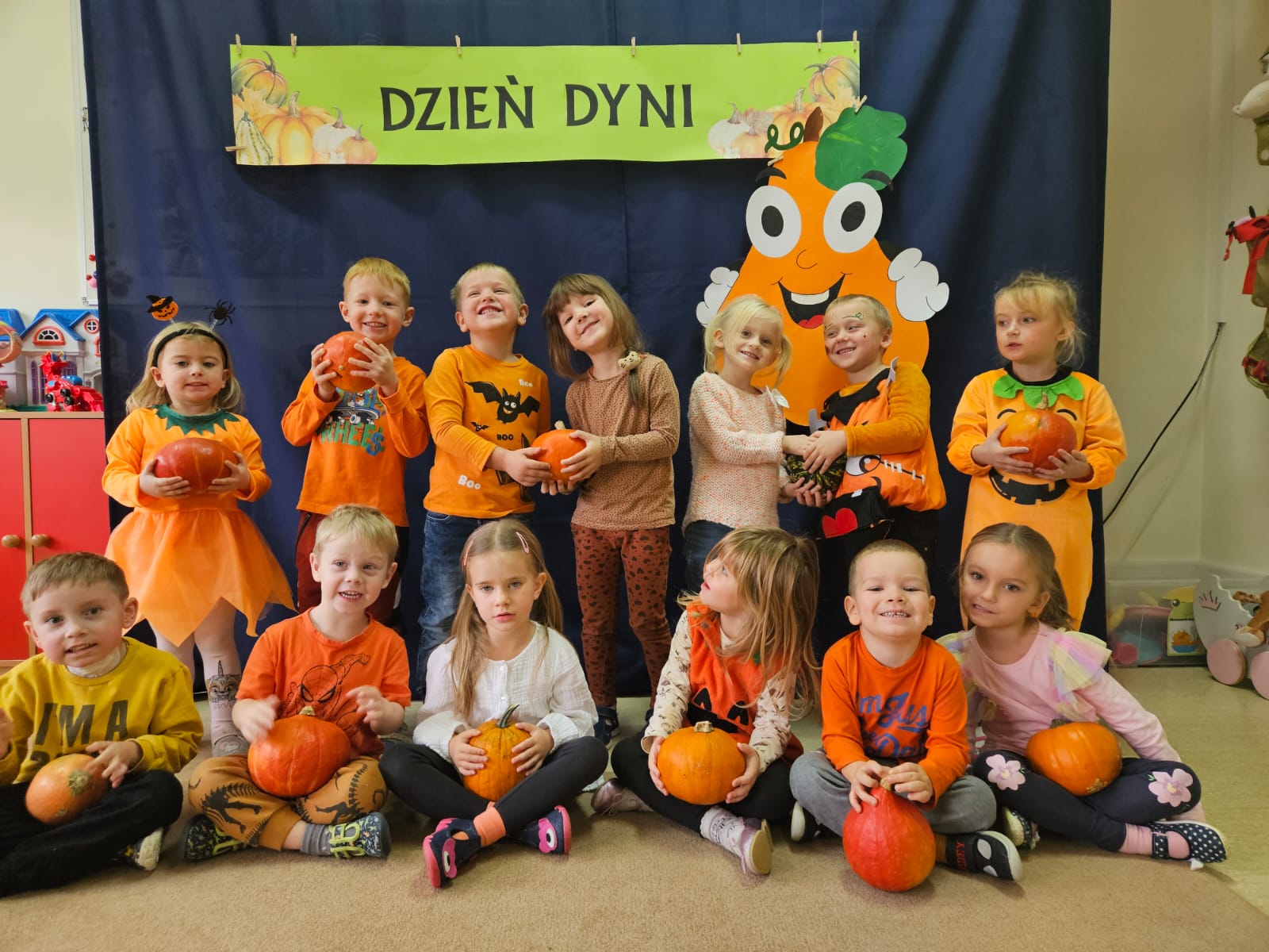 Read more about the article 🎃🎃 DZIEŃ DYNI W GRUPIE ŻABEK 🎃🎃