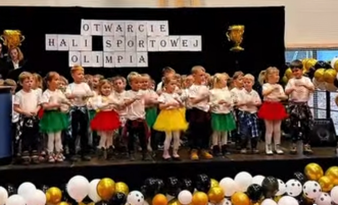 Read more about the article Żabki i Jeżyki na otwarciu 🏐🏀⚽HALI SPORTOWEJ OLIMPIA⚽🏀🏐