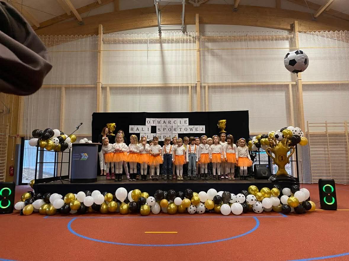 Read more about the article Sówki 🦉na uroczystym otwarciu HALI SPORTOWEJ⚽